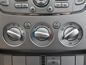 2011款1.8L 手动舒适版 空调调节