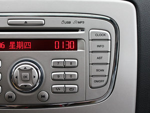 2011款1.8L 手动舒适版 中控区