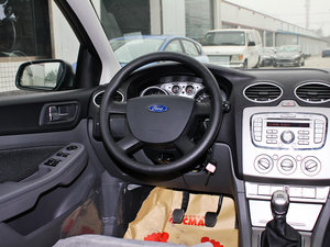 2011款1.8L 手动舒适版 中控区