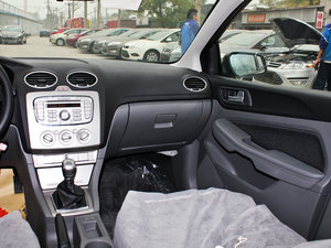 2011款1.8L 手动舒适版 中控区