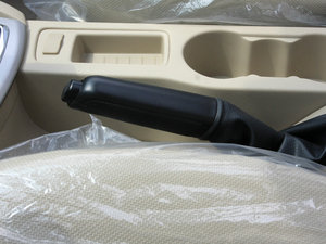 2011款1.8L 手动经典版 驻车制动器