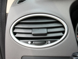 2011款1.8L 手动经典版 中控区