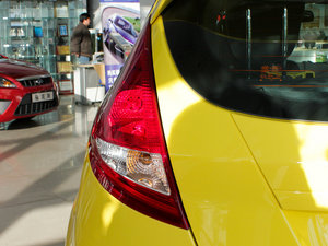 2010Ɏ 1.5L Ԅ\Ӱ (ji)^