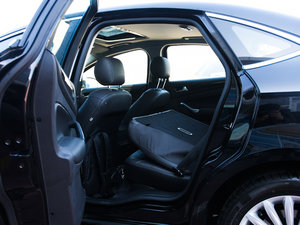 2011GTDi 200 ԄӺA g