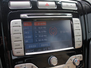 2011款2.3L 自动豪华版 中控台显示屏