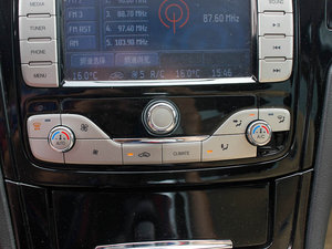 2011款2.3L 自动豪华版 中控区