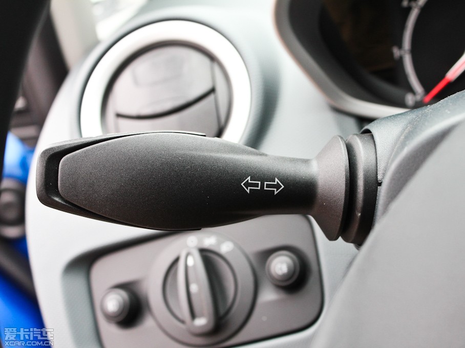 2011������A�Ɏ� �Ɏ� 1.5L �Ԅ��\�Ӱ�