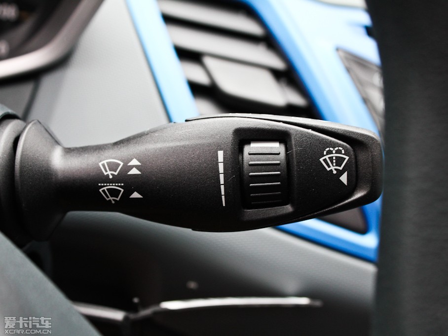 2011������A�Ɏ� �Ɏ� 1.5L �Ԅ��\�Ӱ�