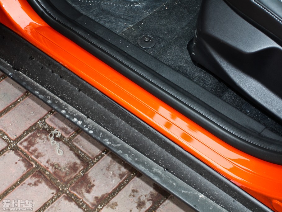 2012˹ Ɏ 1.6L քL