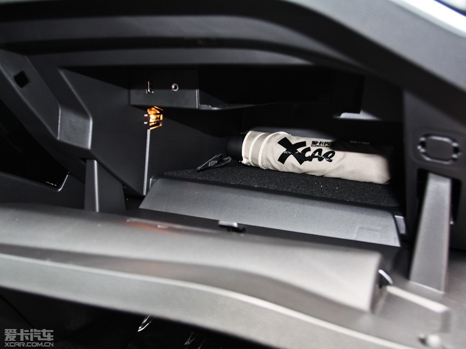 2012˹ Ɏ 1.6L քL