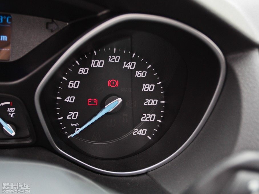 2012˹ Ɏ 1.6L քL