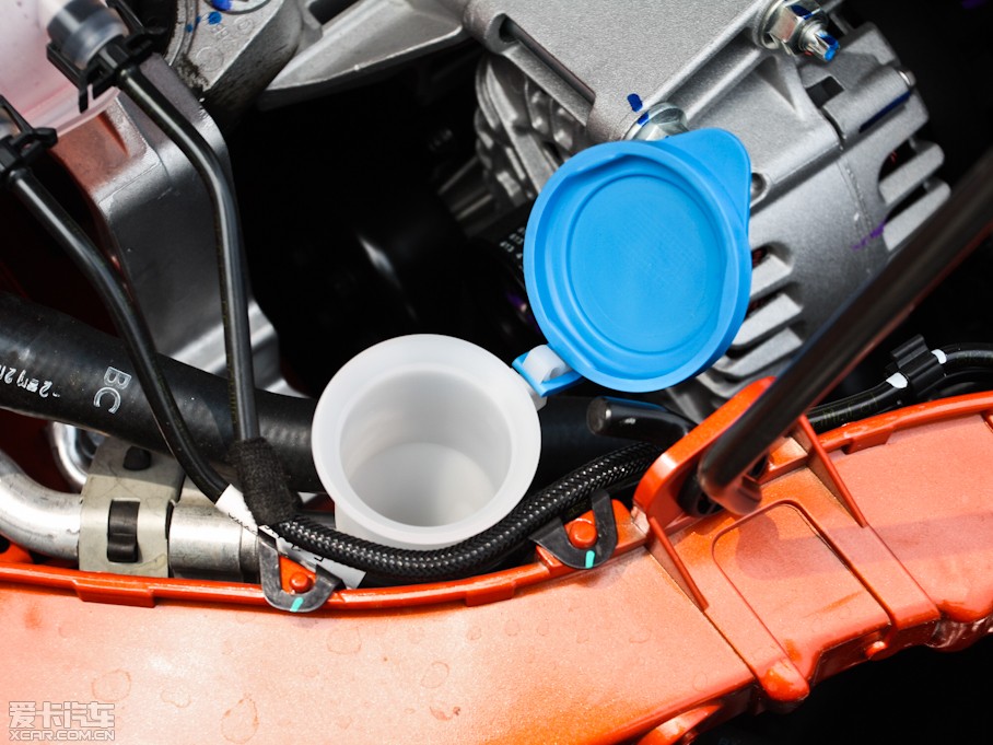 2012˹ Ɏ 1.6L քL