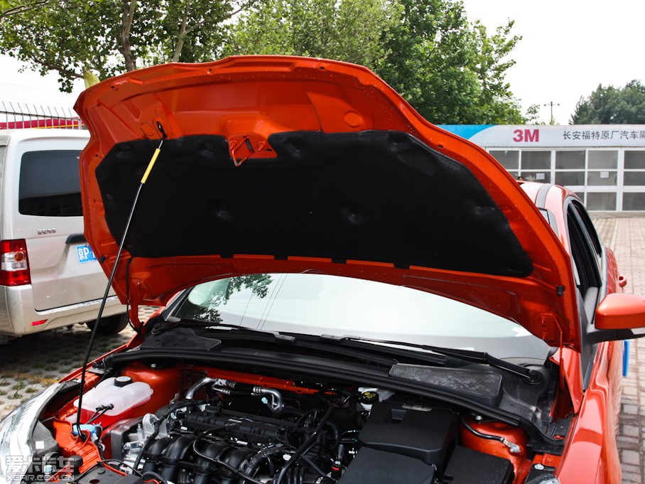 2012˹ Ɏ 1.6L քL