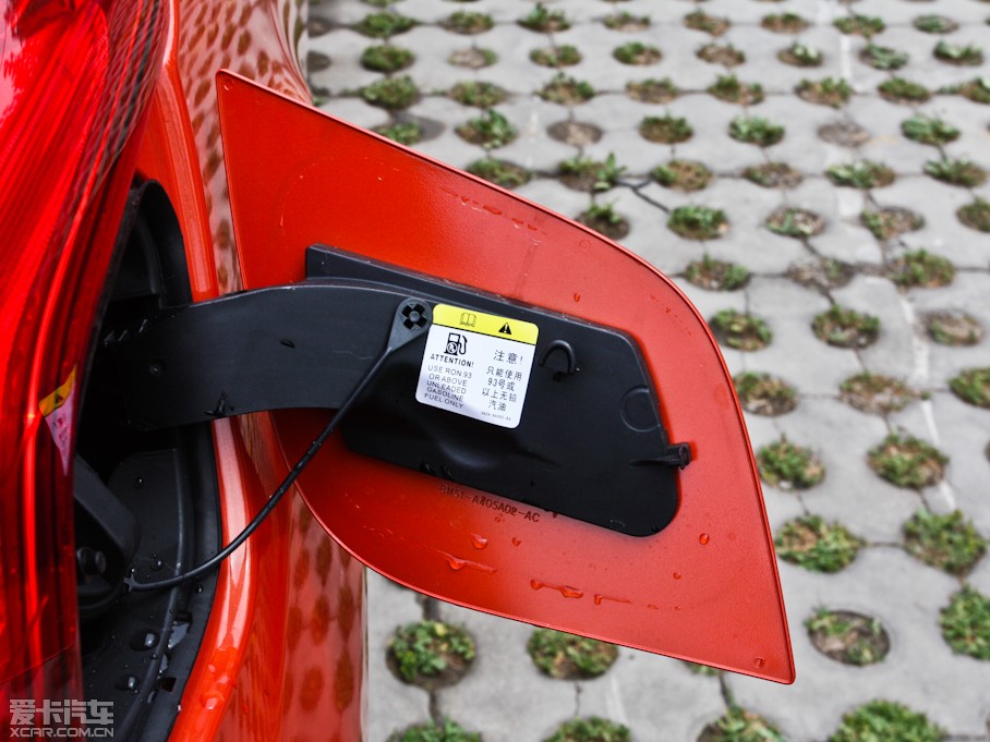 2012˹ Ɏ 1.6L քL