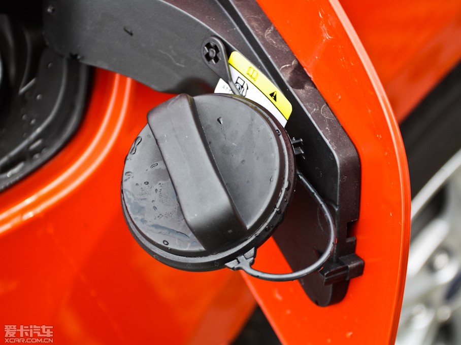 2012˹ Ɏ 1.6L քL