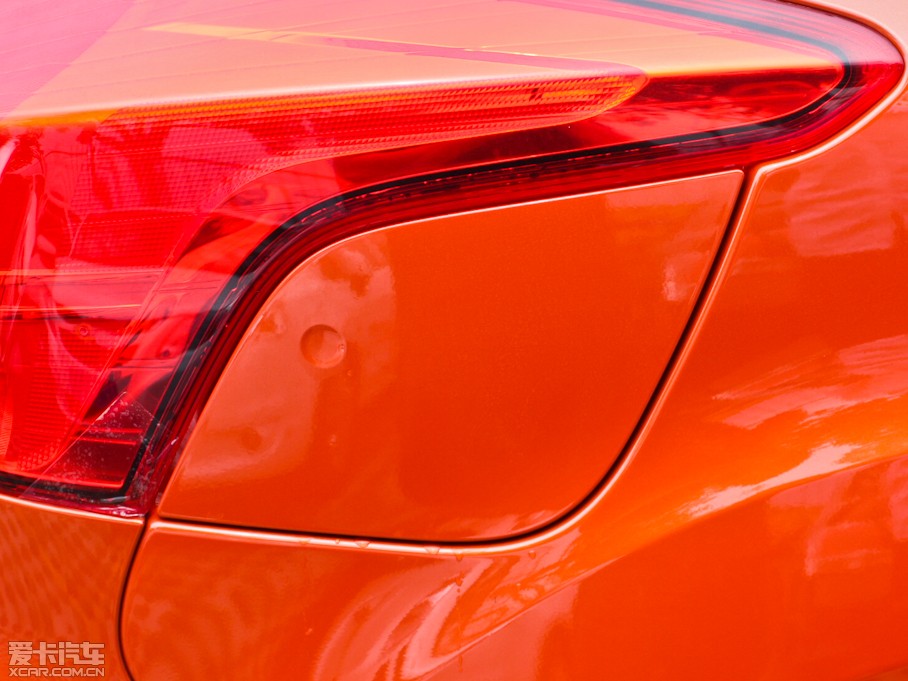 2012˹ Ɏ 1.6L քL