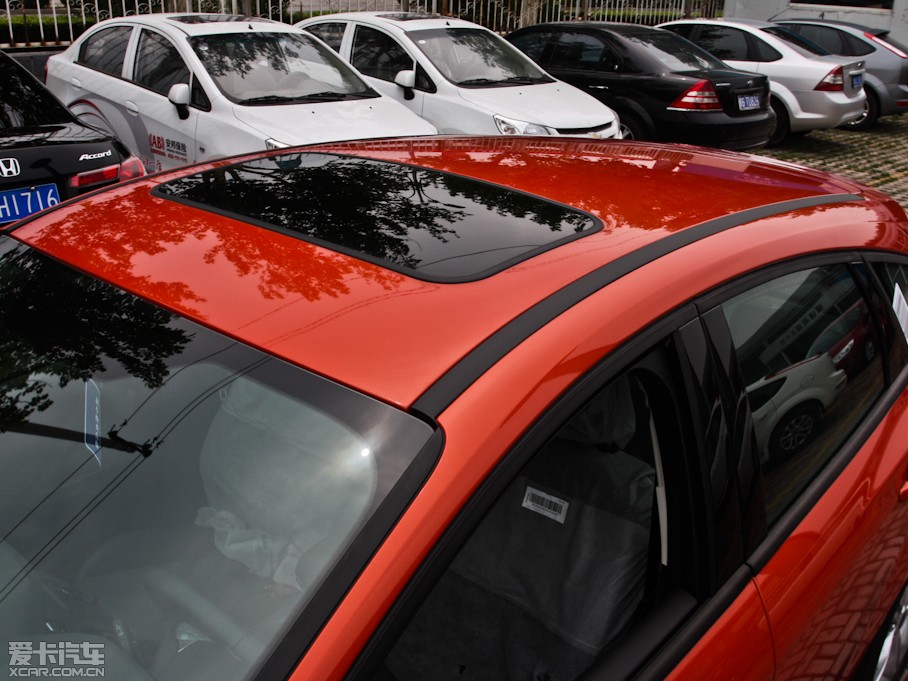 2012˹ Ɏ 1.6L քL