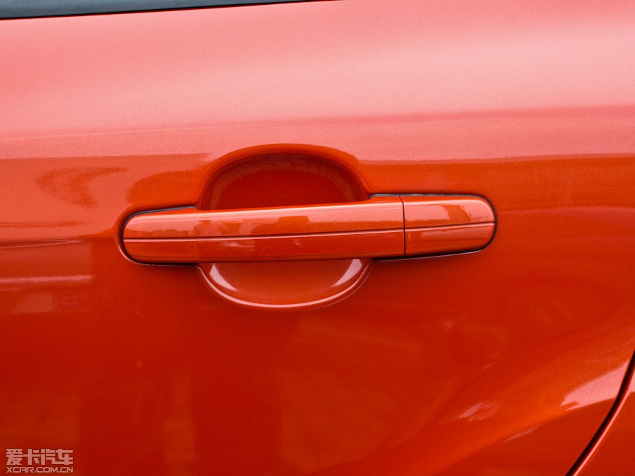 2012˹ Ɏ 1.6L քL