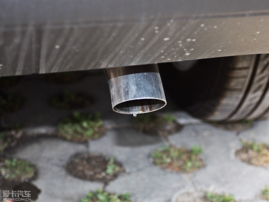 2012˹ Ɏ 1.6L քL