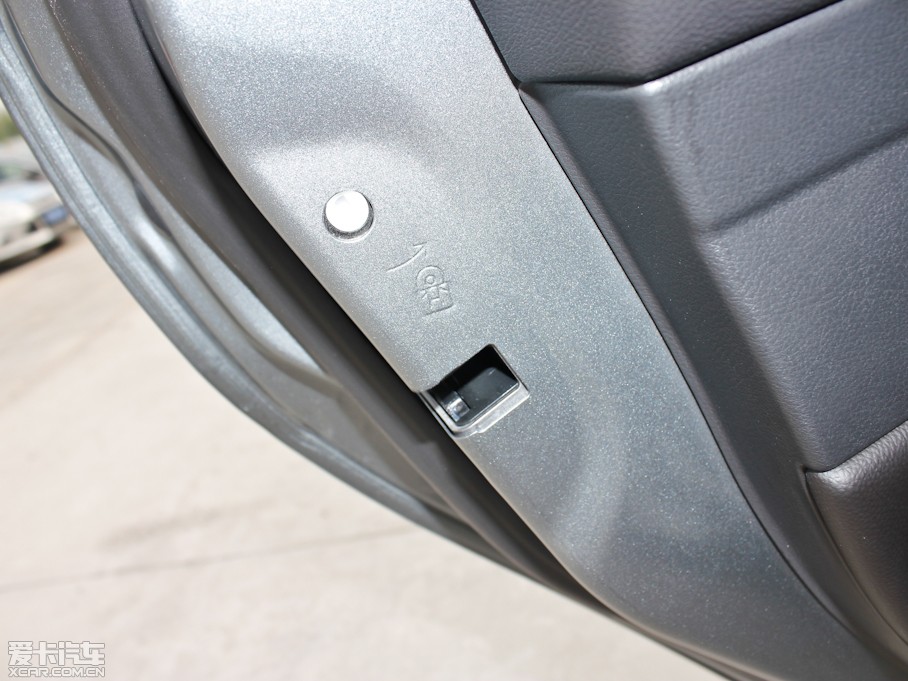 2012˹ Ɏ 2.0L քӺA\