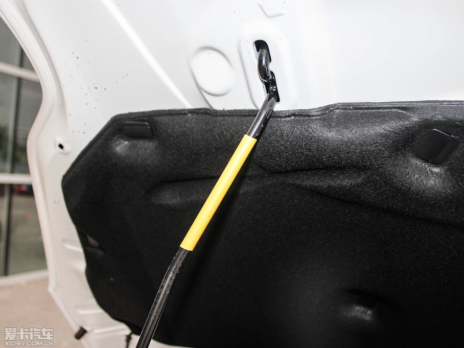 2012˹ Ɏ 2.0L ԄӺA\