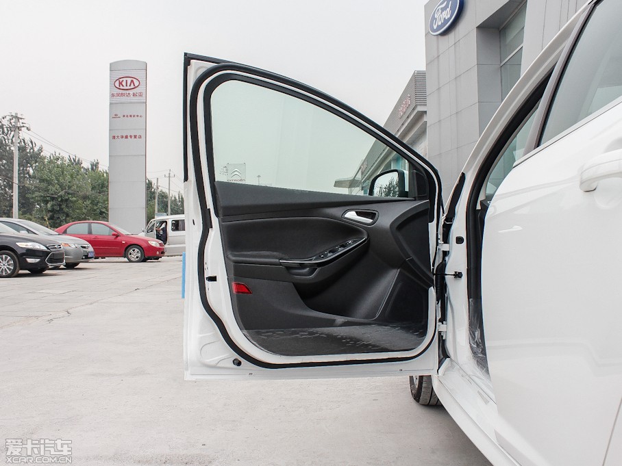 2012˹ Ɏ 2.0L ԄӺA\