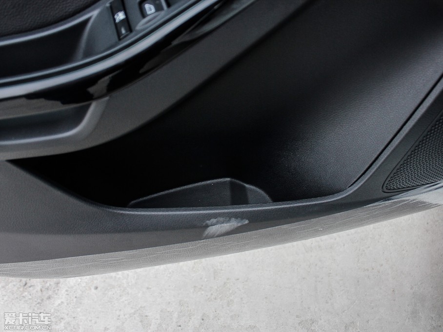 2012˹ Ɏ 2.0L ԄӺA\