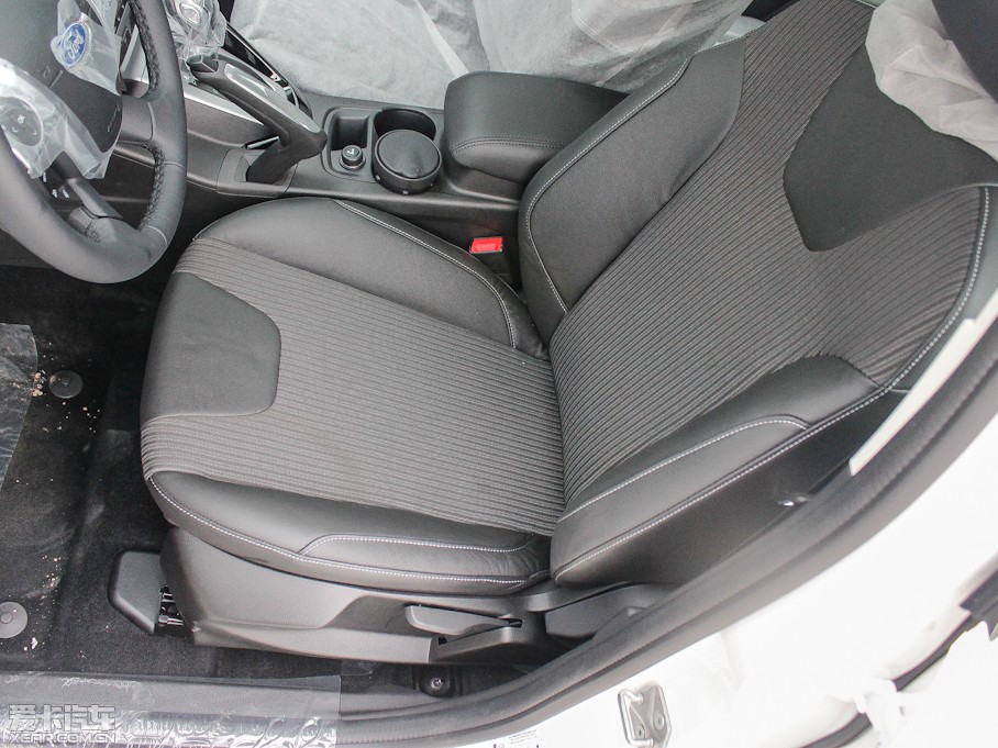 2012˹ Ɏ 2.0L ԄӺA\