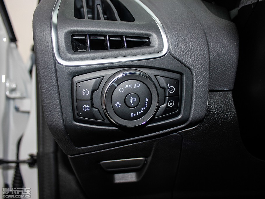 2012˹ Ɏ 2.0L ԄӺA\