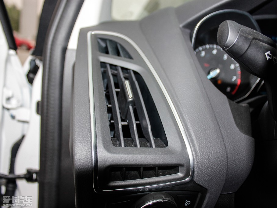 2012˹ Ɏ 2.0L ԄӺA\