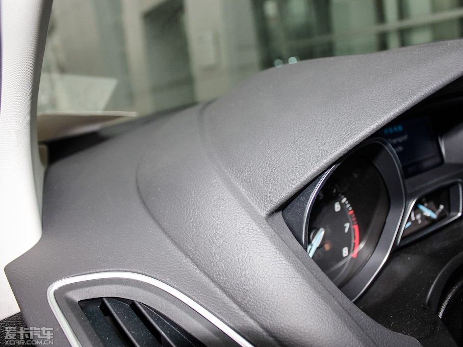 2012˹ Ɏ 2.0L Ԅ(dng)A\(yn)(dng)