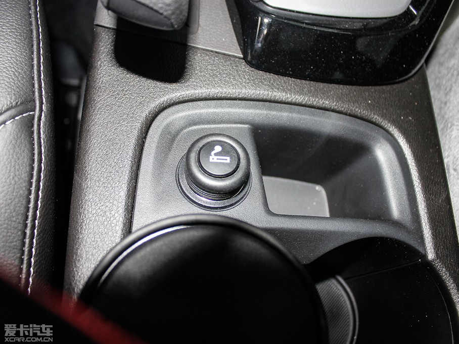 2012˹ Ɏ 2.0L Ԅ(dng)A\(yn)(dng)