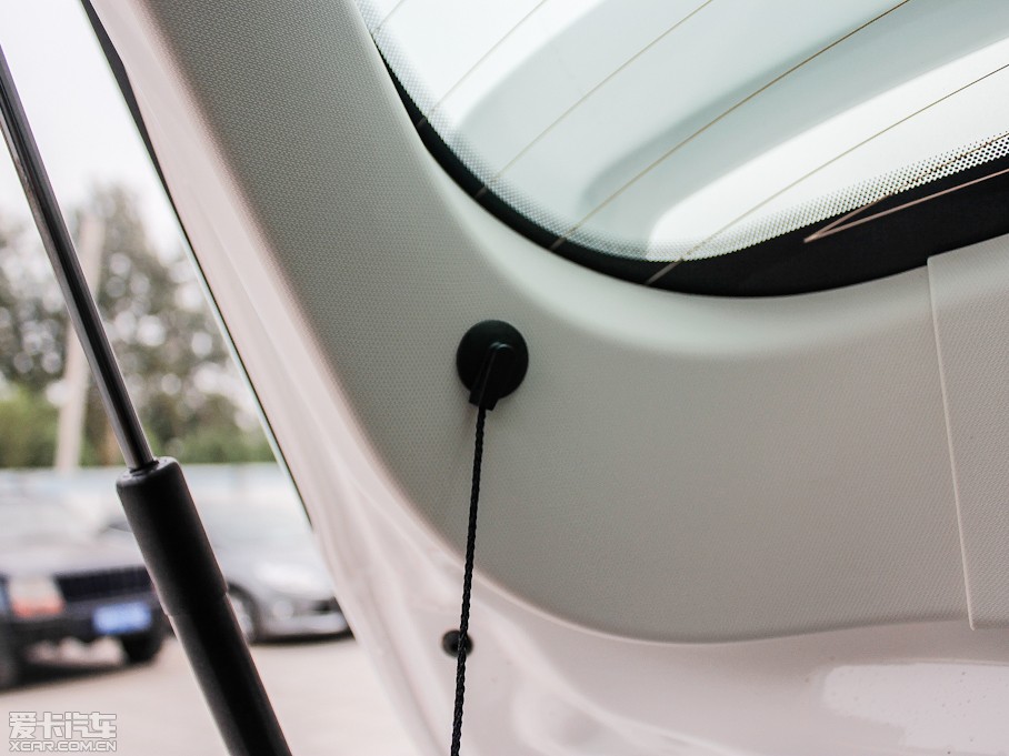 2012˹ Ɏ 2.0L ԄӺA\