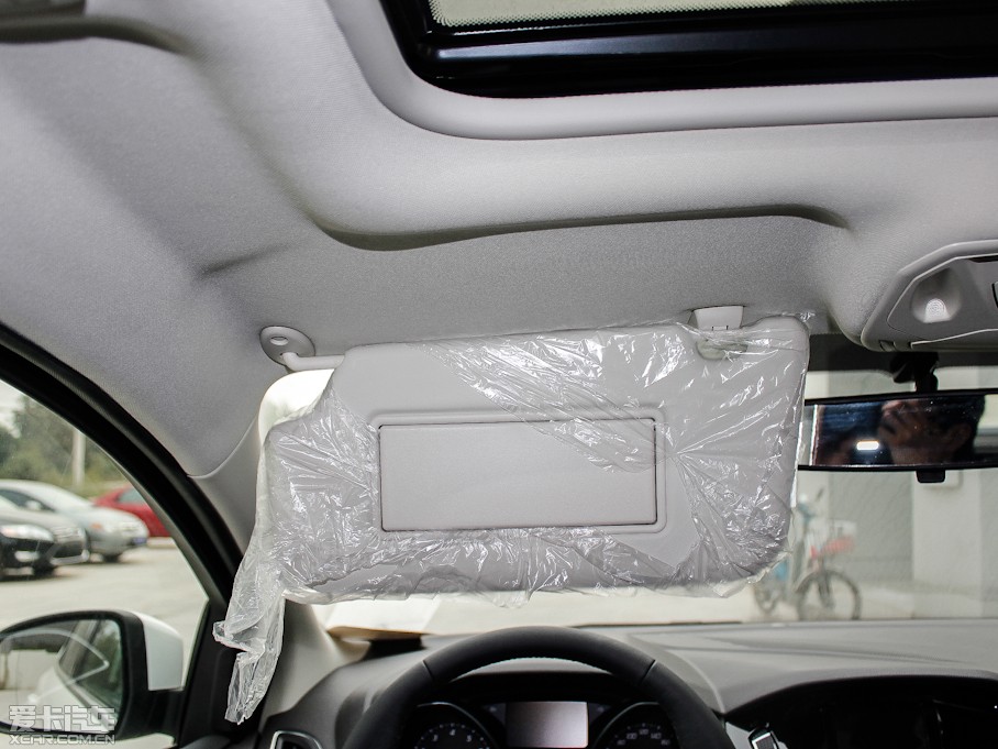 2012˹ Ɏ 2.0L ԄӺA\