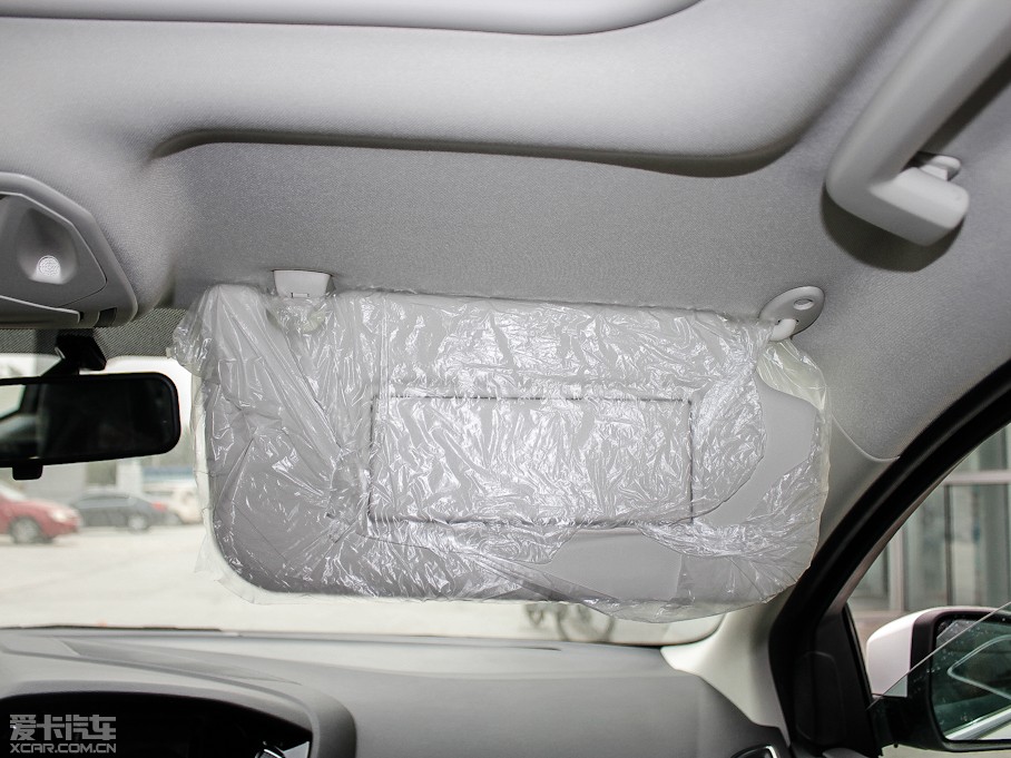 2012˹ Ɏ 2.0L ԄӺA\