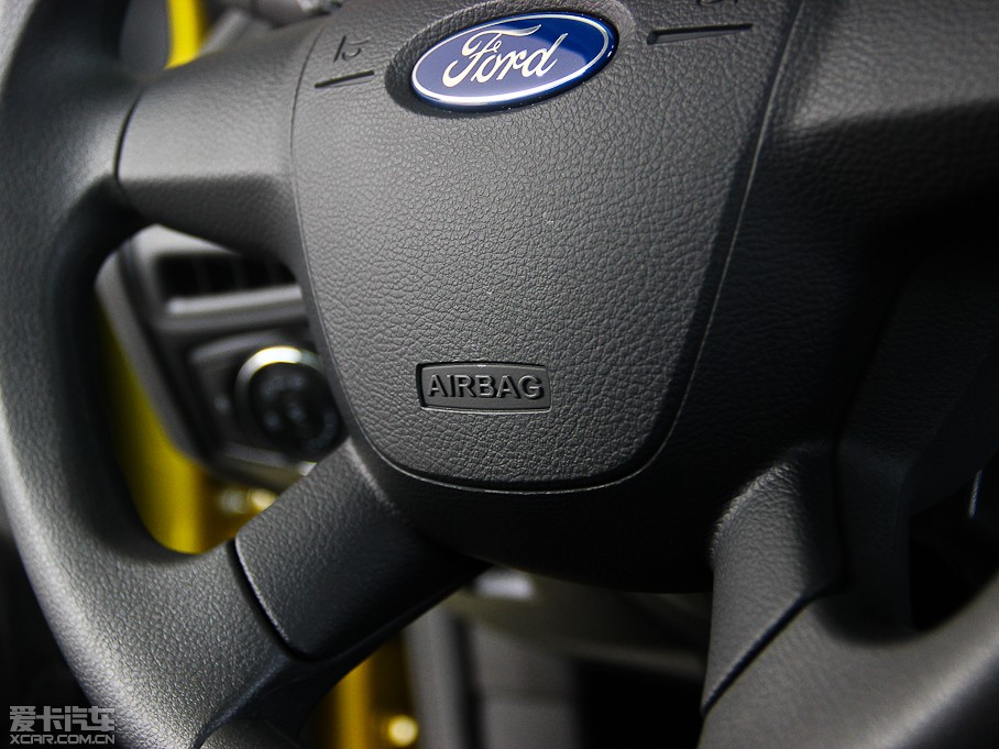 2012˹ Ɏ 1.6L քL