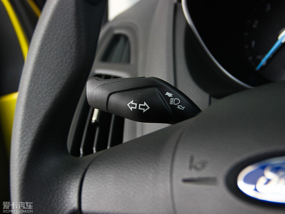 2012˹ Ɏ 1.6L քL