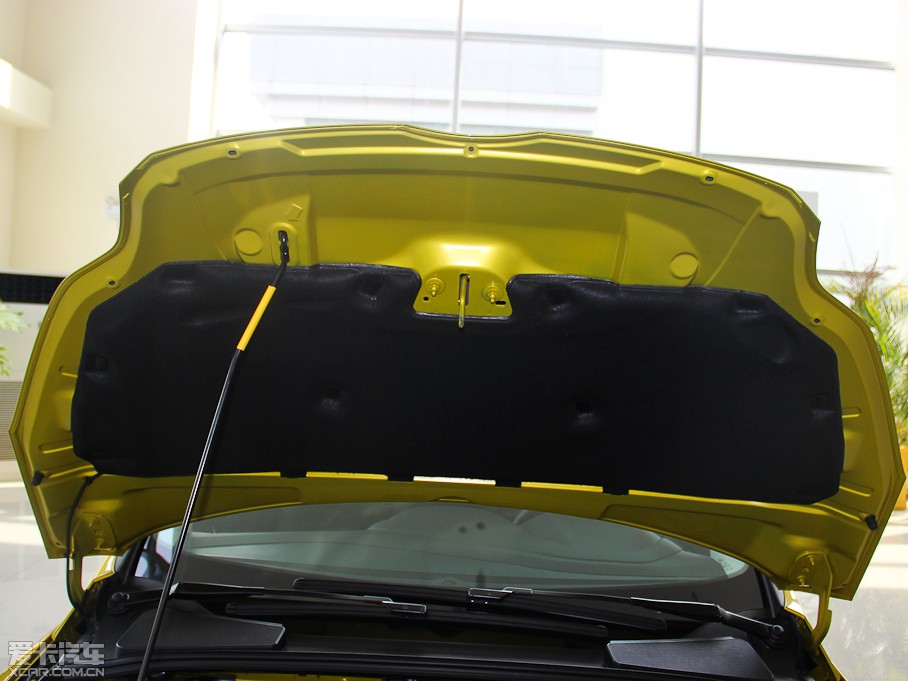 2012˹ Ɏ 1.6L քL