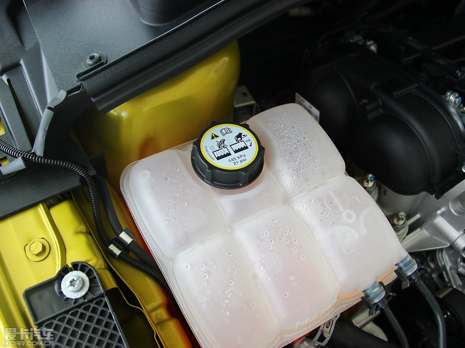 2012˹ Ɏ 1.6L քL