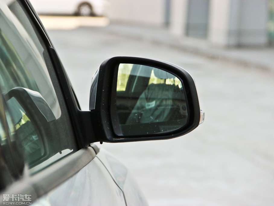 2012���˹ �Ɏ� 1.6L �Ԅ����m��