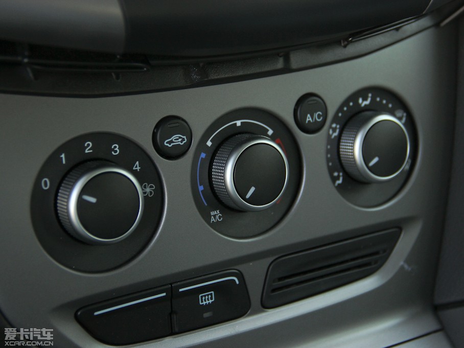 2012���˹ �Ɏ� 1.6L �Ԅ����m��