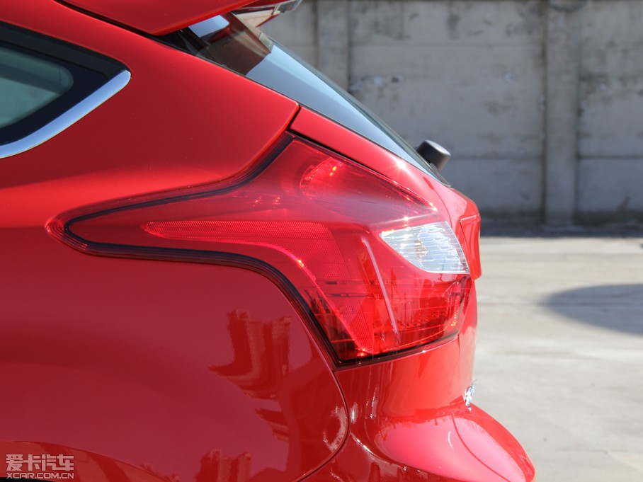 2012˹ Ɏ 2.0L ԄӺA\