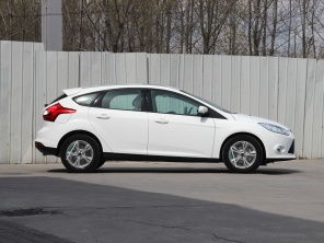 長安福特2012款新福克斯兩廂