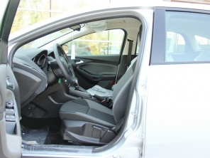 長安福特2012款新福克斯兩廂