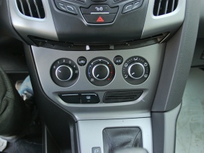 長安福特2012款新福克斯兩廂