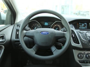 長安福特2012款新福克斯兩廂