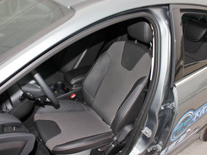 2012Ɏ 2.0L քӺA\ {