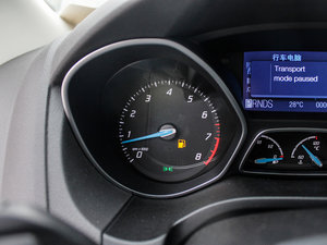 2012款两厢 2.0L 自动豪华运动型 中控区