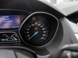 2012款两厢 2.0L 自动豪华运动型 中控区
