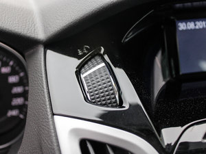 2012款两厢 2.0L 自动豪华运动型 中控区